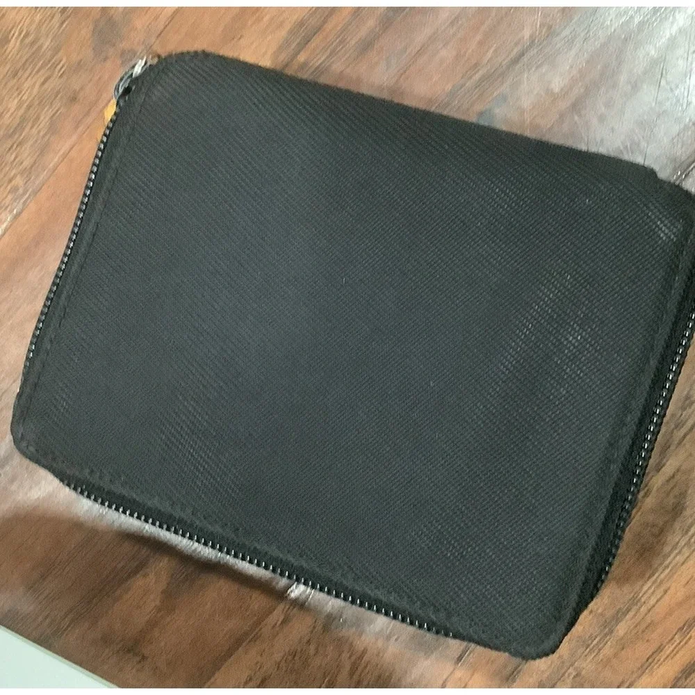 gucci wallet men authentic used